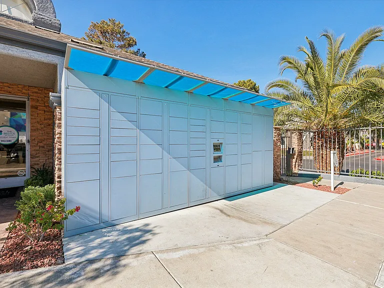 The Bristol at Sunset Apartment Homes — Photo 18