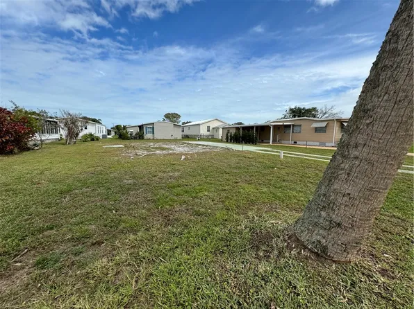 718 Barefoot Blvd, Barefoot Bay, FL 32976