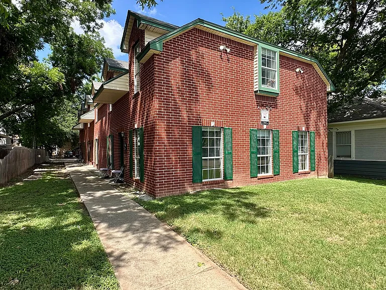 1708 S 9th St — Photo 2