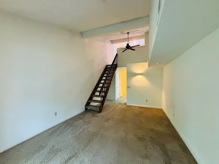 507 N Sunridge Dr — Photo 4