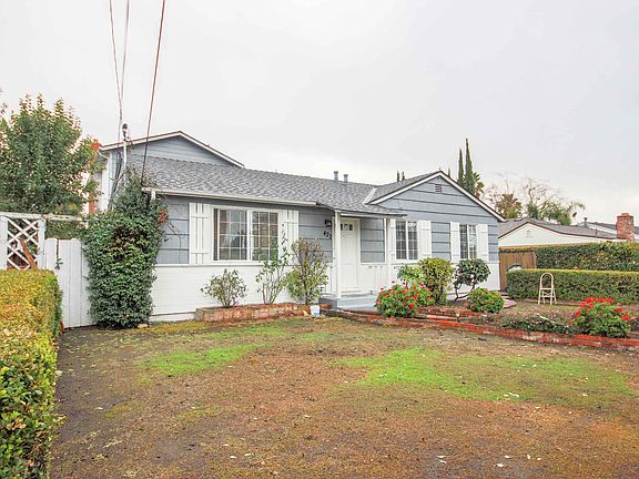 3rd image of 422 Shamrock Dr