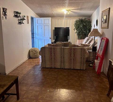 4th image of 307 N Wayside Dr #A-b