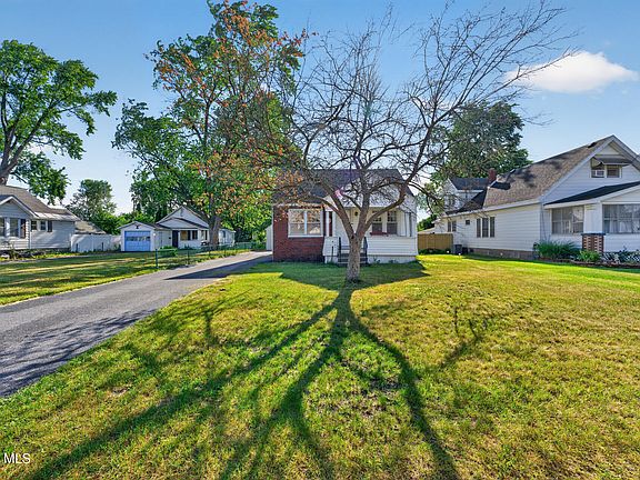 3rd image of 77 Oakdale Avenue