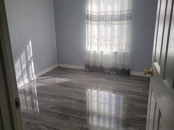 5th image of 314 Solar Dr
