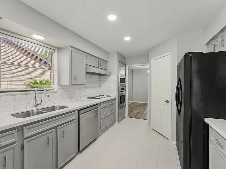 21323 Park Bluff Dr — Photo 19