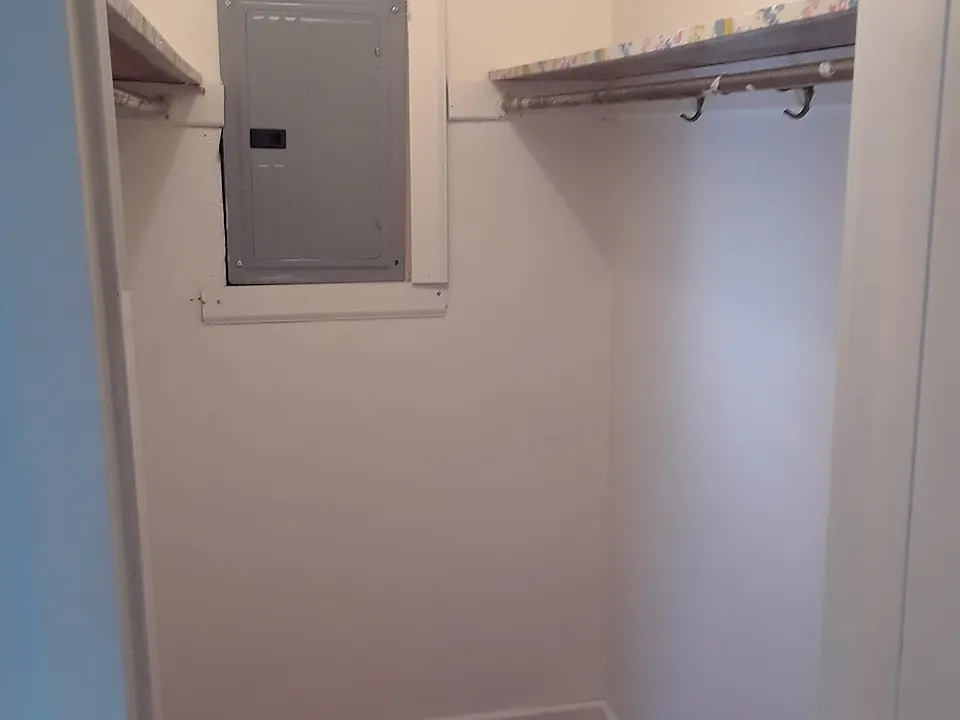 Walk-in Bedroom Closet