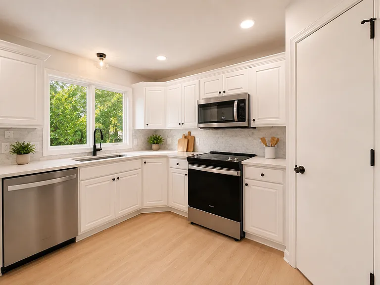 2327 Vavrina Ln — Photo 8