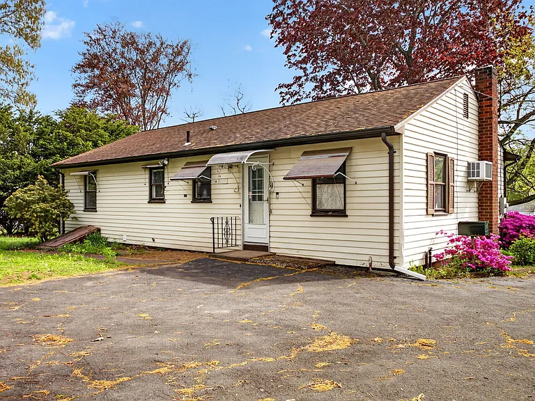 121 Cherry Hill Rd — Photo 34
