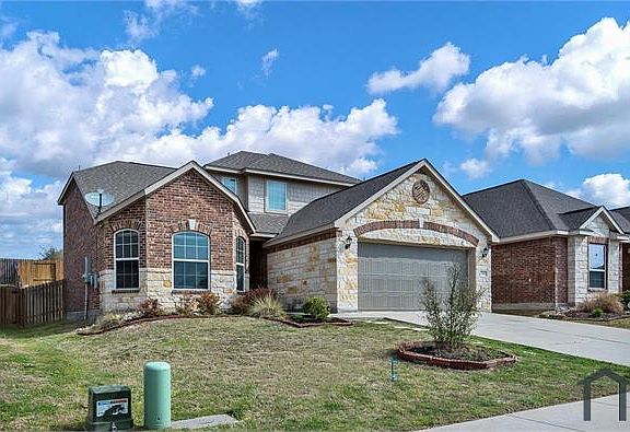 2nd image of 2208 Sable Wood Dr