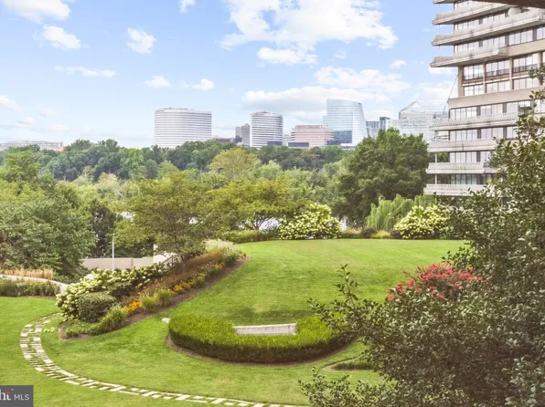 2510 Virginia Ave NW #302, Washington, DC 20037