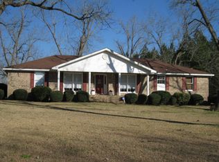 1749 E Hencart Rd, Glennville, GA 30427