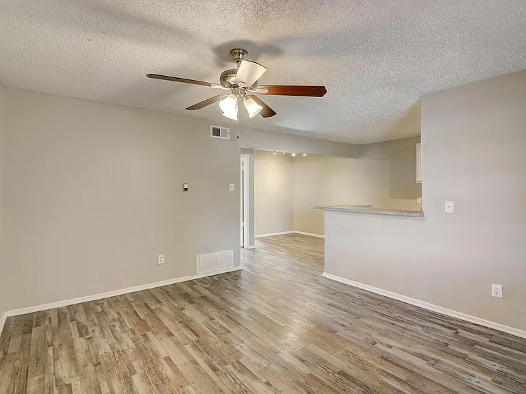 Polk Villas — Photo 11