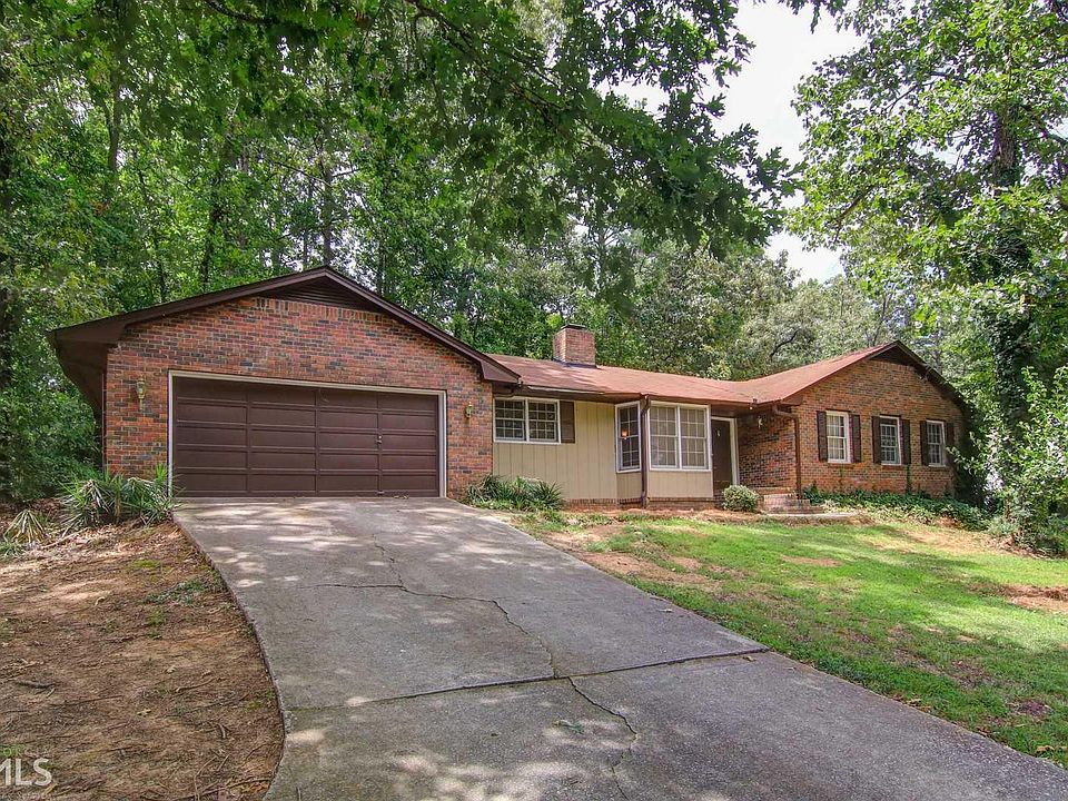 1st image of 2731 Lake Capri Dr