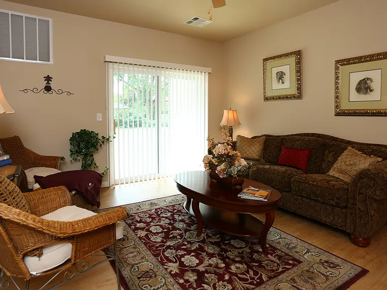 Brooks Edge Apartments — Photo 27