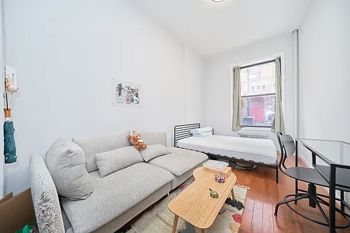 331 W 43rd St Photo 1 331 W 43rd St Photo 1