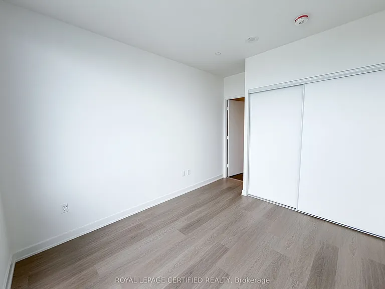 448 Burnhamthorpe Rd W #6407 — Photo 17