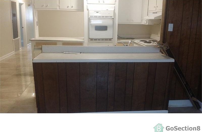 2nd image of 2739 Belvedere Cir N