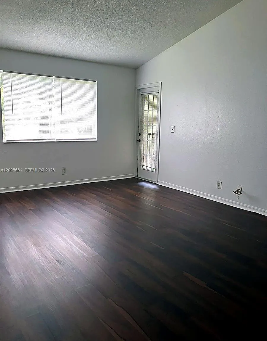 Windward Lakes Condo — Photo 1