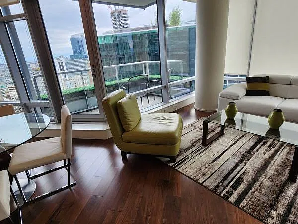 2 bed, 1200 sqft, $8,475 — Photo 2