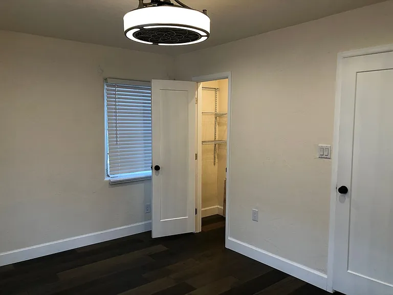 2 bed, 1.0 bath, 815 sqft, $1,795 — Photo 19