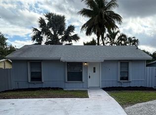 5576 Mango Rd, West Palm Beach, FL 33413