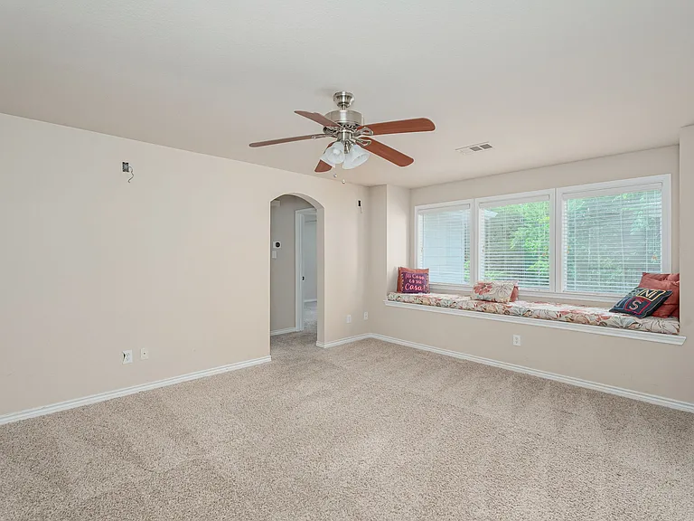 11152 Seguin Dr — Photo 14
