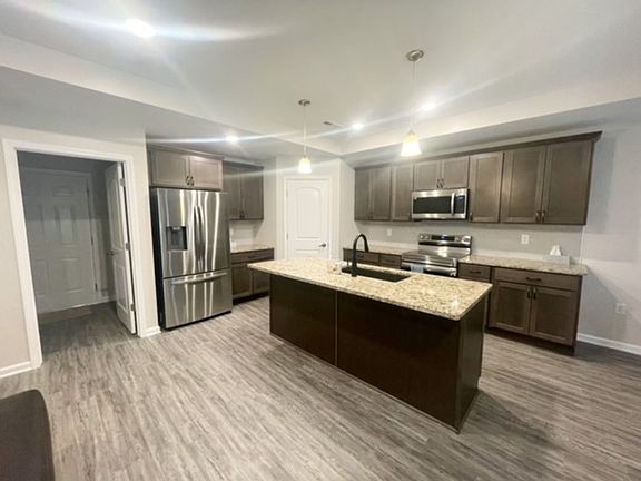 3rd image of 611 Wildoak Pl