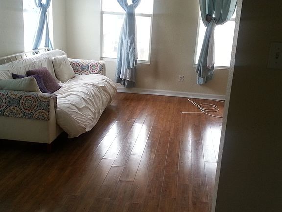 5th image of 201 N E St APT 4