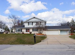 3340 South Russel ROAD, New Berlin, WI