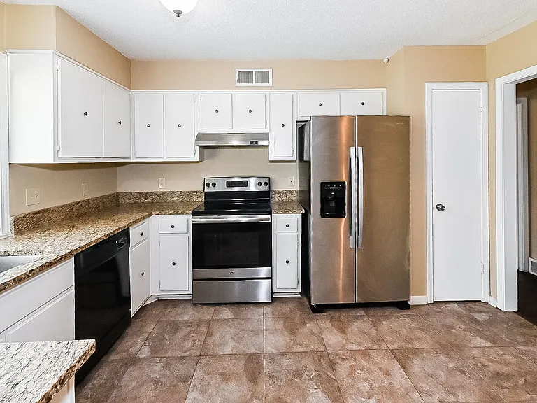 7914 Terry Franklin Dr — Photo 7