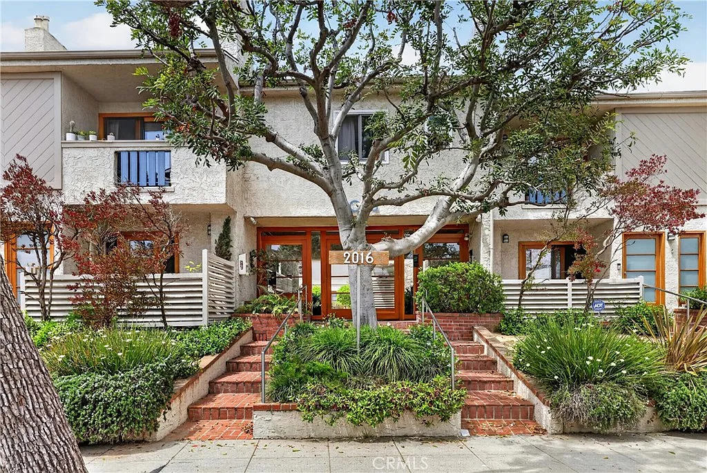 2 bed, 1082 sqft, $4,500 — Photo 3
