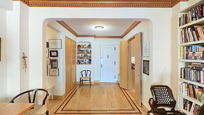 Rented by Emor Management Inc. | media 24