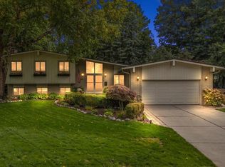 3588 Scott Dr, Troy, MI 48084