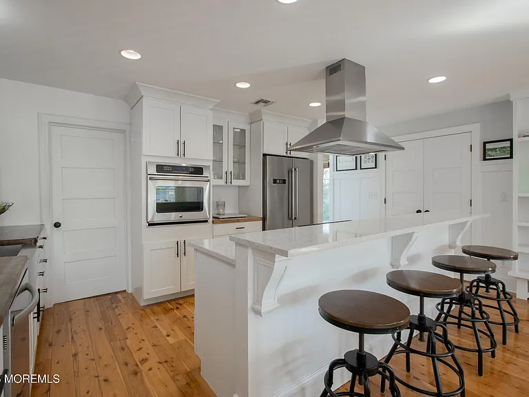 31 Washington Ave — Photo 17