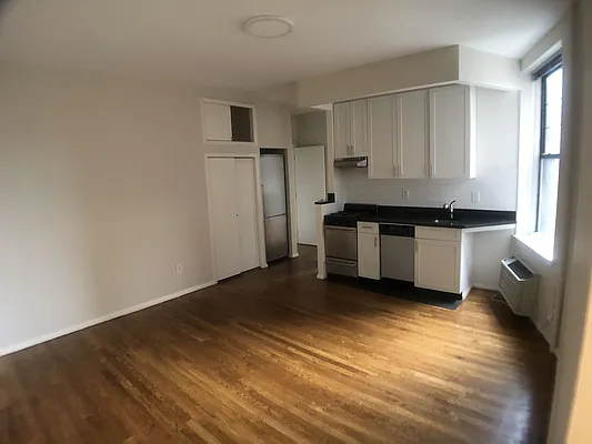 Rented by Waverly Realty Associates | media 6