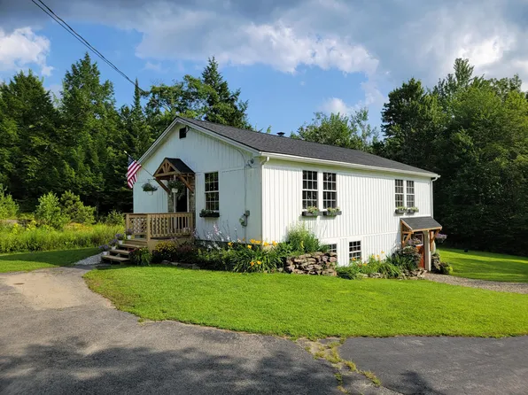 1060 Banton Road, Palermo, ME 04354