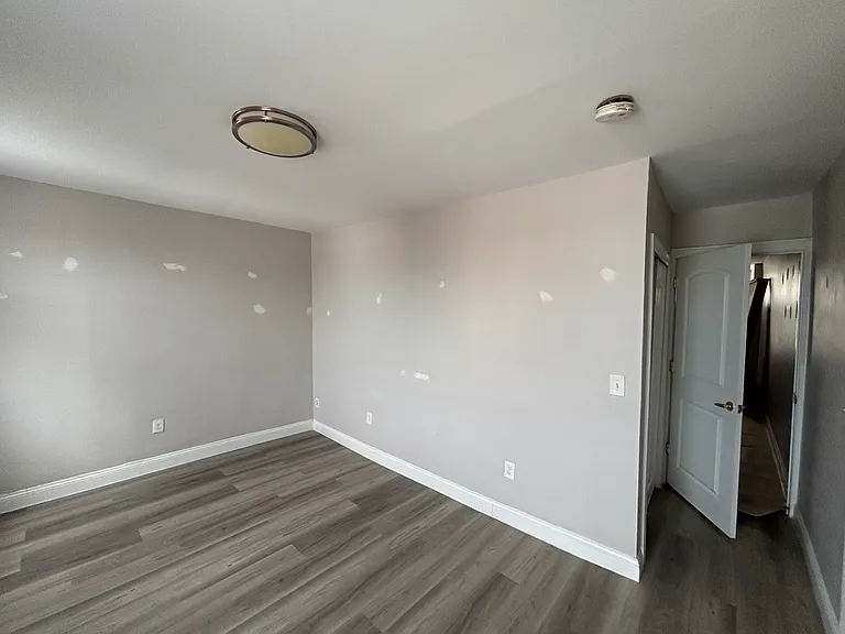 301 71st St #3 — Photo 4