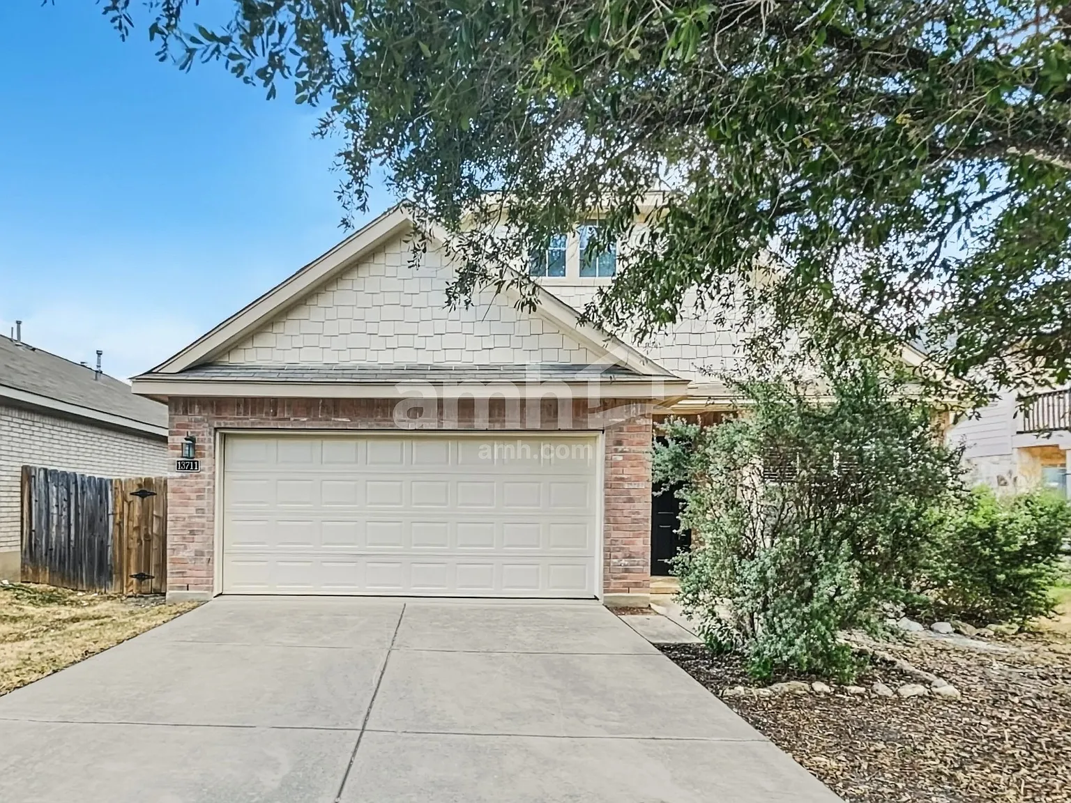 3 bed, 2.0 bath, 1835 sqft, $1,755 — Photo 1
