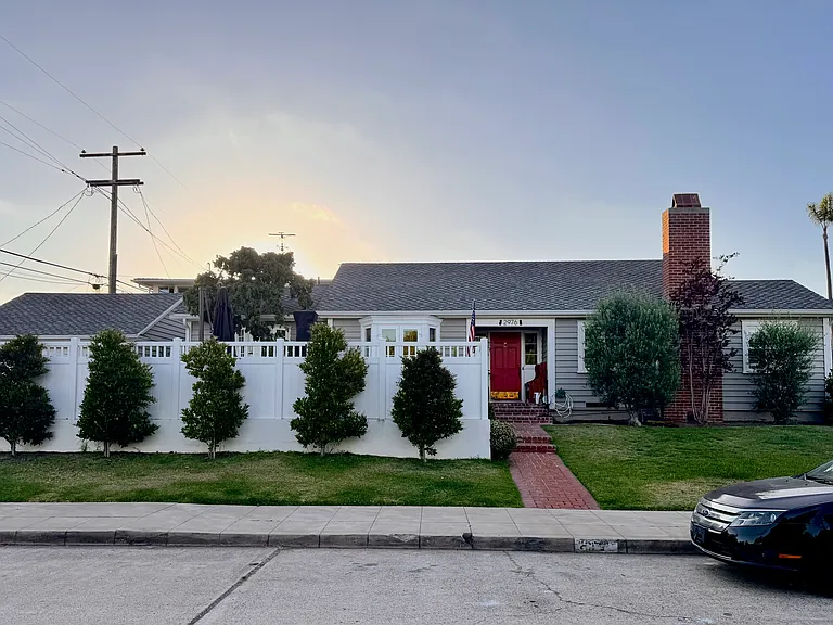 2976 Locust St — Photo 16