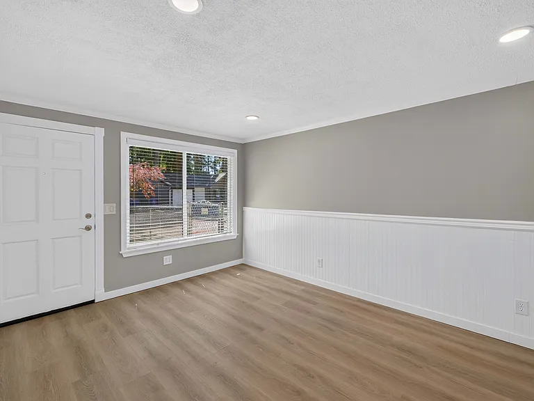 19049 SE 269th St — Photo 2