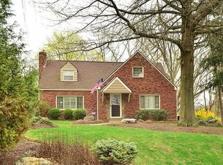 2721 Summit St, Bethel Park, PA 15102