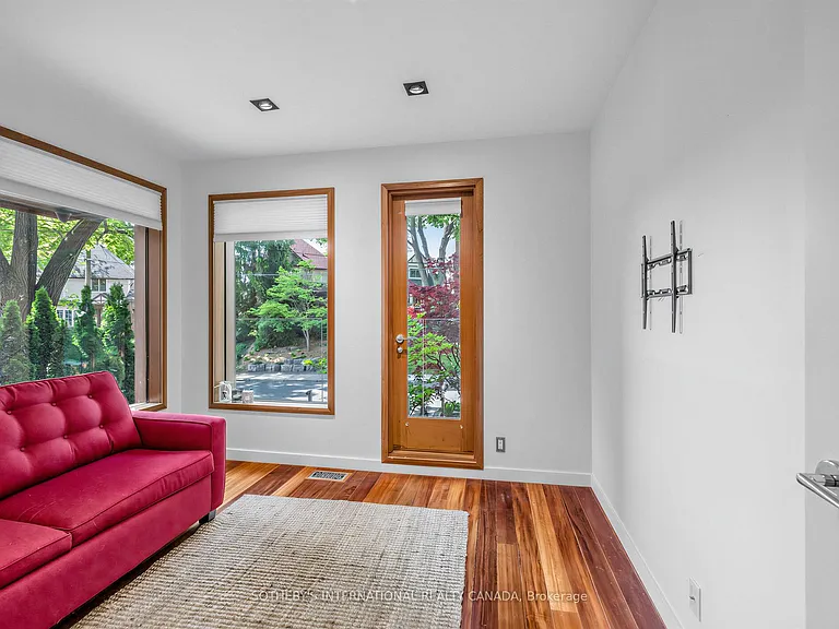 30 Regal Rd — Photo 10