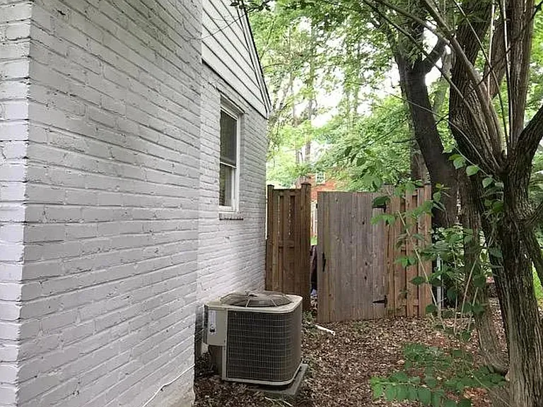 1613 Noyes Dr — Photo 10