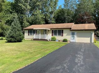 6147 Prospect St, Newfane, NY 14108