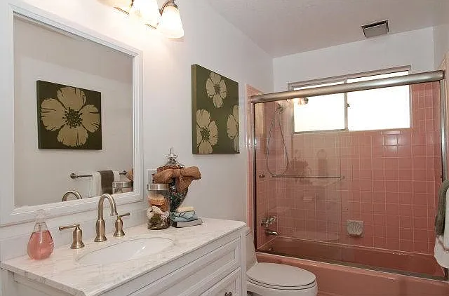 321 Poe St — Photo 12