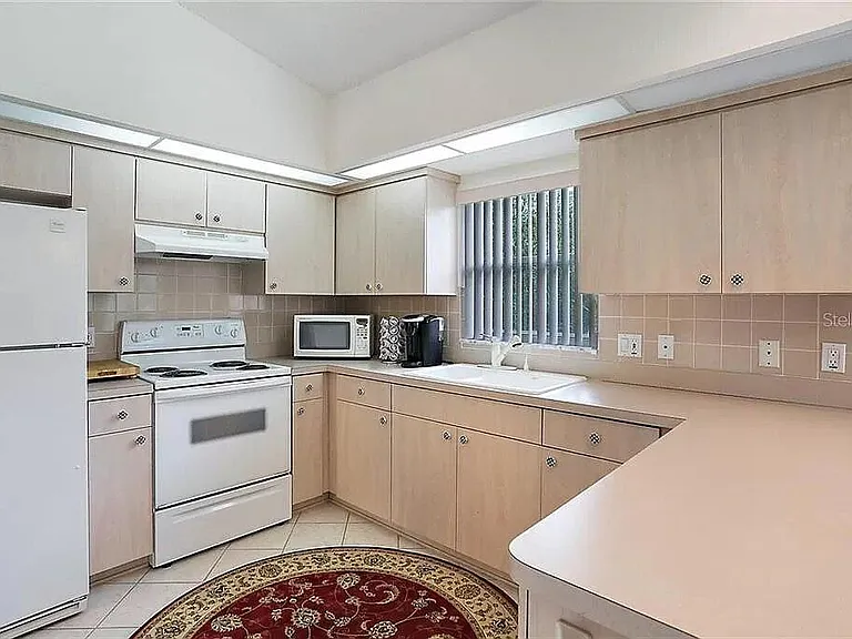 11 Mangrove Ct S — Photo 18
