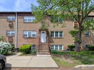 382 College Dr, Edison, NJ 08817