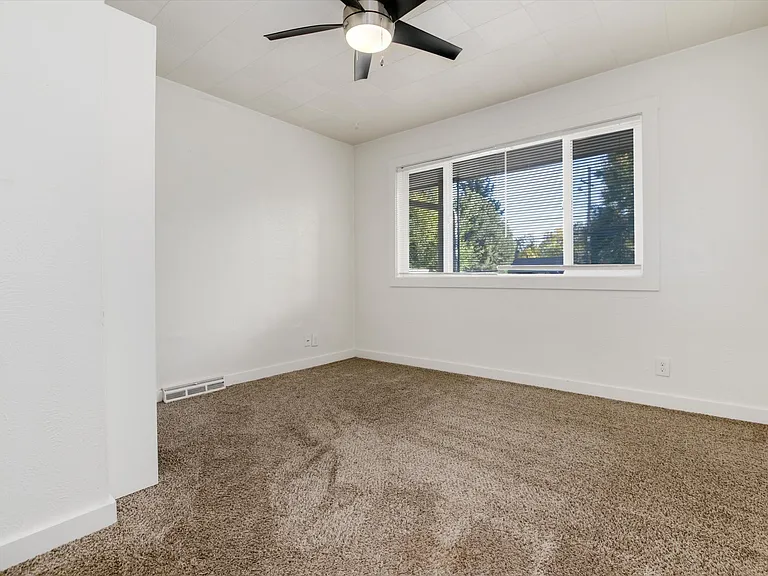 1323 Balsam Ave #1 — Photo 14