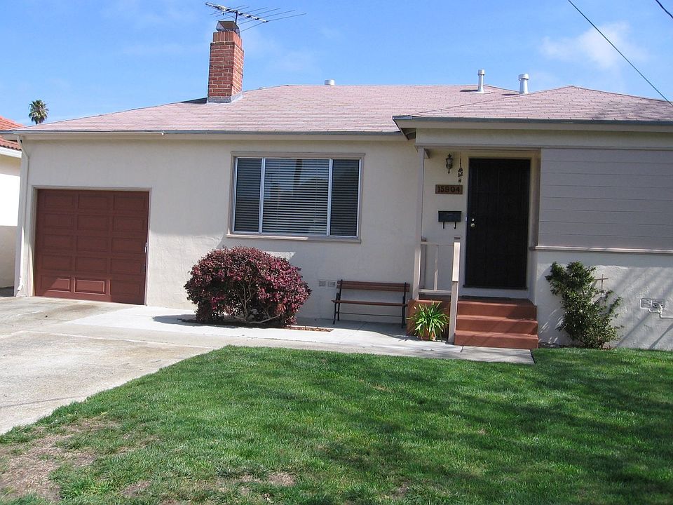 open floor plan; very well-maintained; light and airy