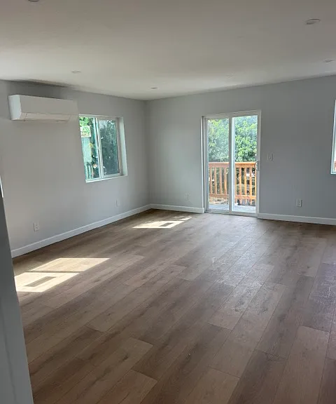 1953 Harrison Ave — Photo 11